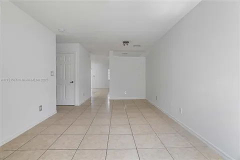 330 SW 2nd Ave # 3, Hallandale Beach FL 33009