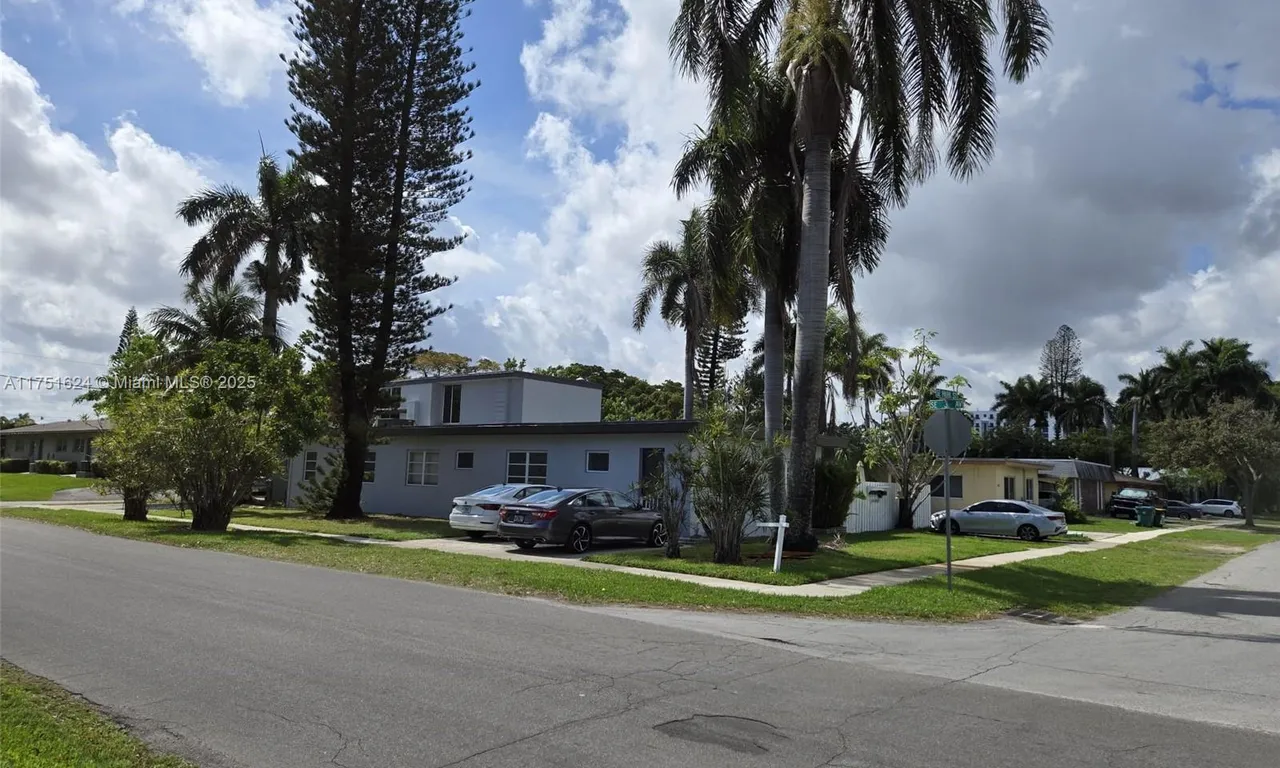 250 SE Park St # 6, Dania Beach FL 33004