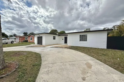 851 SW 67th Ave, North Lauderdale FL 33068