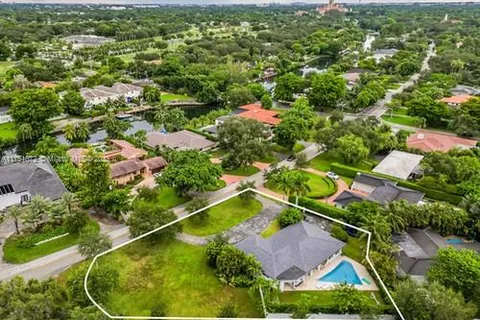 4825 Granada Blvd, Coral Gables FL 33146