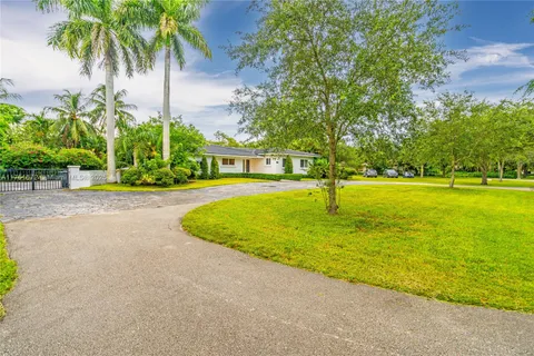 4825 Granada Blvd, Coral Gables FL 33146
