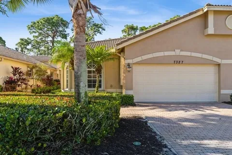 7327 Sea Pines Ct, Port St. Lucie FL 34986