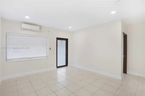 502 NW 7th Ct # 1, Hallandale Beach FL 33009