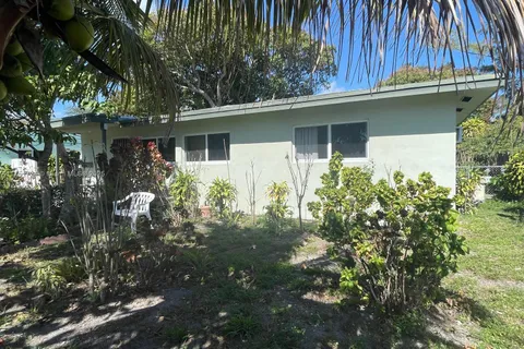 1155 NE 136th st, North Miami FL 33161