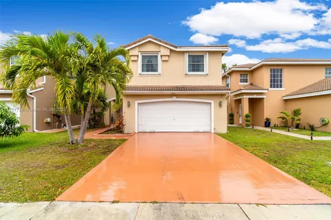 7895 N Silverado Cir, Davie FL 33024