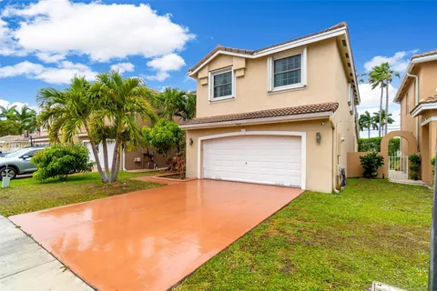 7895 N Silverado Cir, Davie FL 33024