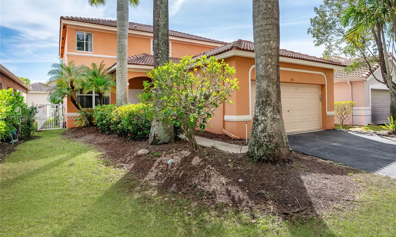 934 Bluewood Ter, Weston FL 33327