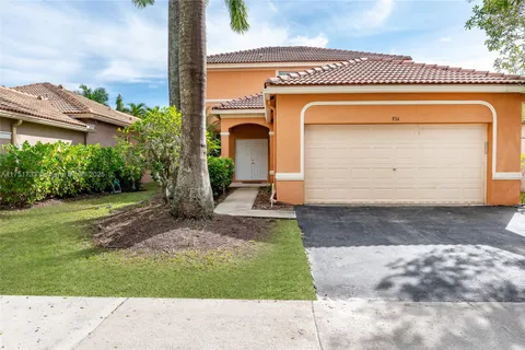 934 Bluewood Ter, Weston FL 33327