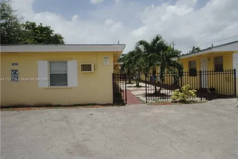 1915 Fletcher St # W5, Hollywood FL 33020