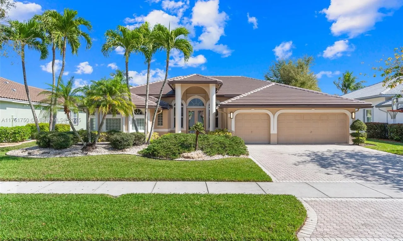 5135 Kensington Cir, Coral Springs FL 33076