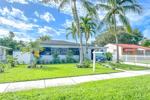 1040 NE 143rd ST, North Miami FL 33161