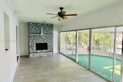 6900 NW 78th St, Tamarac FL 33321