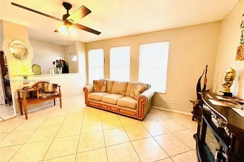 1312 NE 9th pl, Cape Coral FL 33909