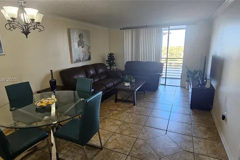 1100 Colony Point Cir # 505, Pembroke Pines FL 33026