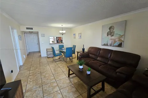 1100 Colony Point Cir # 505, Pembroke Pines FL 33026