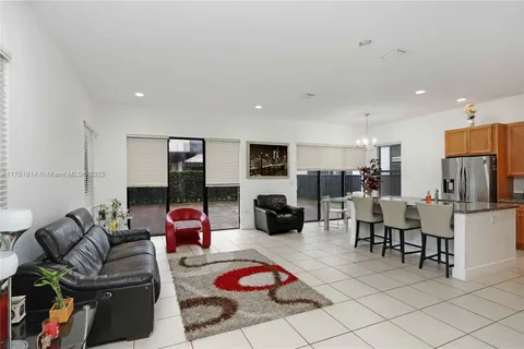 3293 W 98th Pl, Hialeah FL 33018