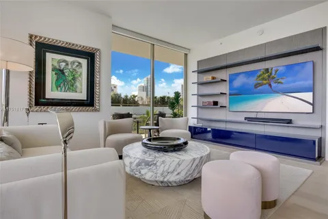 300 Collins Ave # 4D, Miami Beach FL 33139