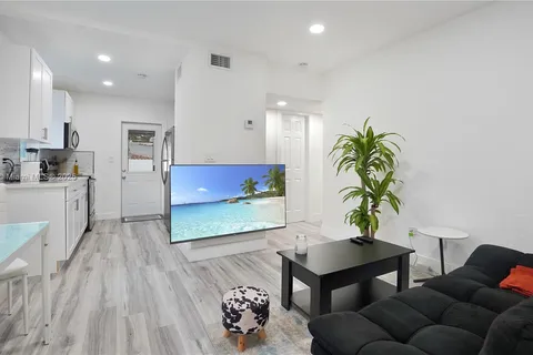 1441 NE 154th Ter, North Miami Beach FL 33162