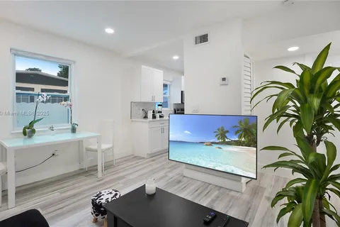 1441 NE 154th Ter, North Miami Beach FL 33162