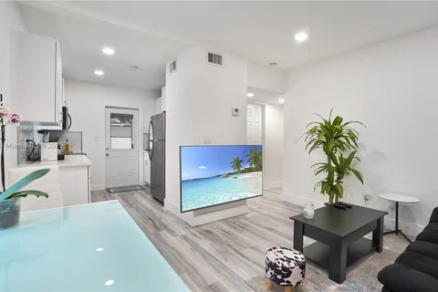 1441 NE 154th Ter, North Miami Beach FL 33162