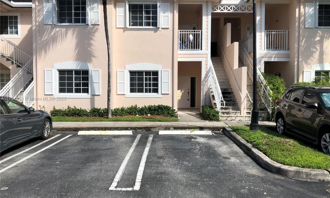2733 NE 3rd Ct # 103, Homestead FL 33033