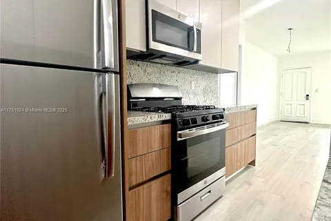 650 Lenox Ave # 1, Miami Beach FL 33139
