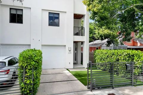 3070 Elizabeth St, Coconut Grove FL 33133