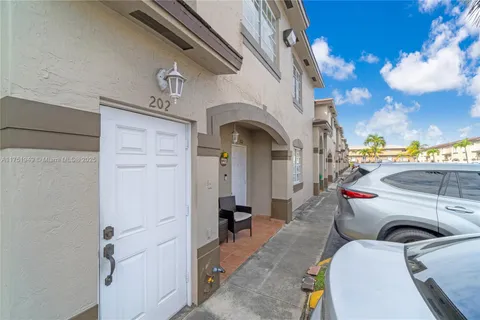 8060 W 28th Ct # 202, Hialeah FL 33018