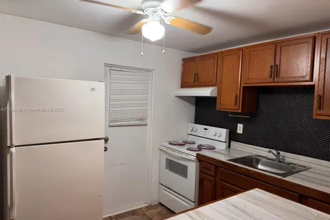 1850 NE 169th St # 302, North Miami Beach FL 33162