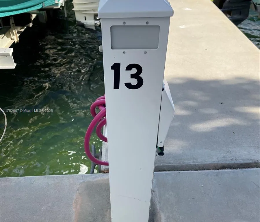 150 SE 25 RD Slip 13, Miami FL 33129