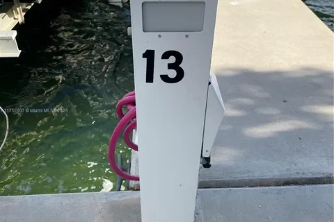 150 SE 25 RD Slip 13, Miami FL 33129