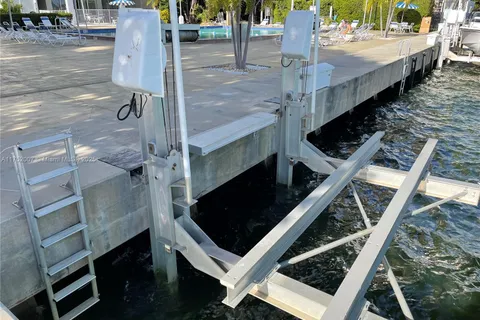 150 SE 25 RD Slip 13, Miami FL 33129