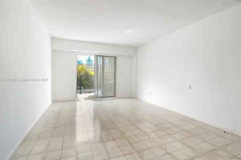 1000 Michigan Ave # 208, Miami Beach FL 33139