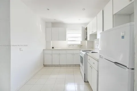 1000 Michigan Ave # 208, Miami Beach FL 33139