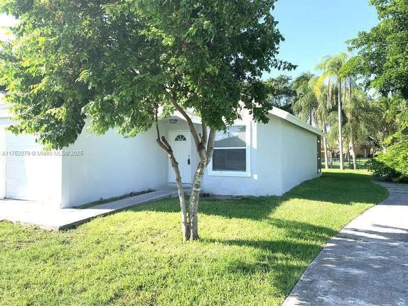 848 SW 10th St, Florida City FL 33034