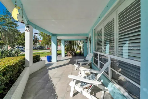 805 SE 14th Dr, Deerfield Beach FL 33441