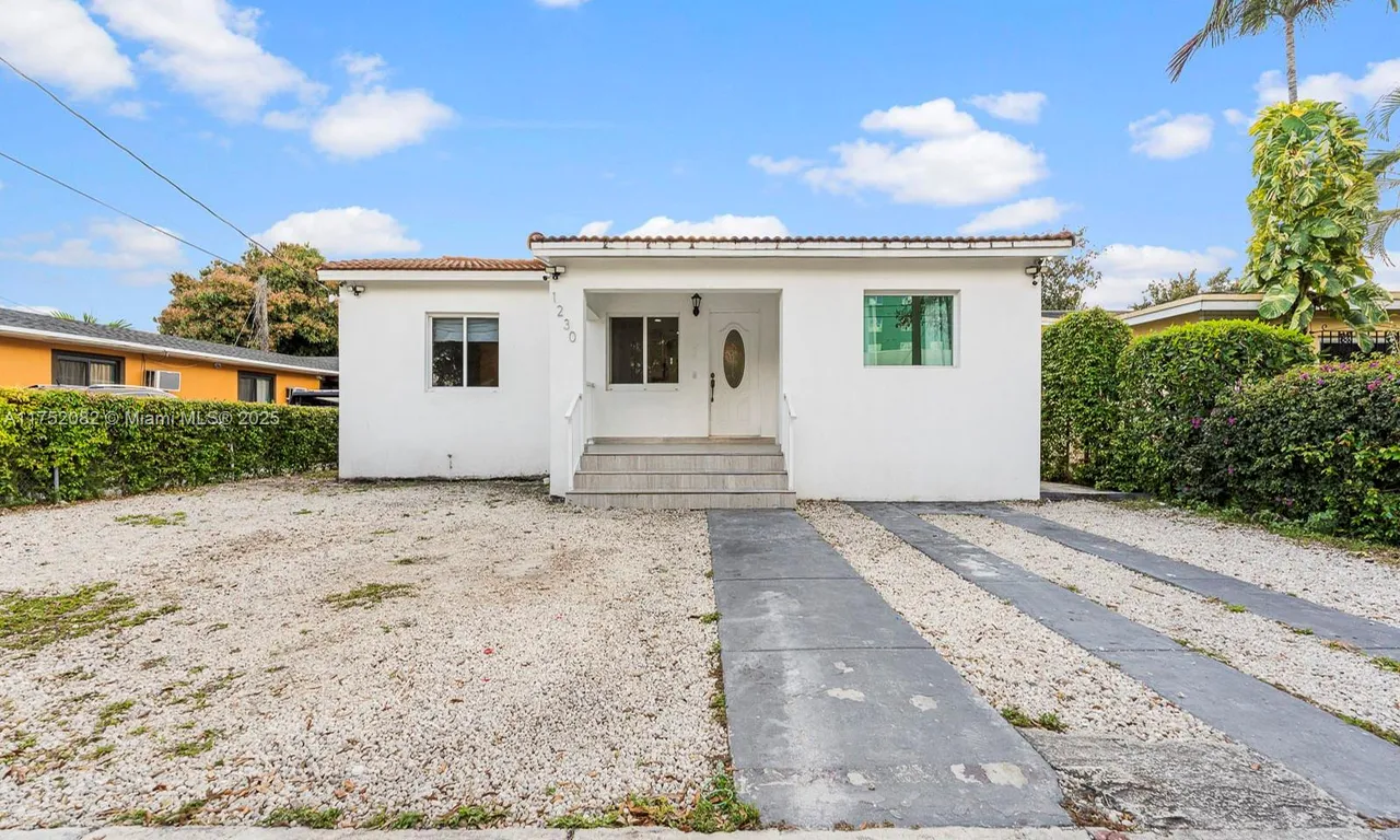 1230 NW 35th St, Miami FL 33142