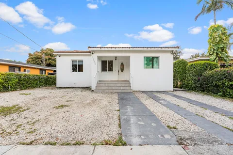 1230 NW 35th St, Miami FL 33142