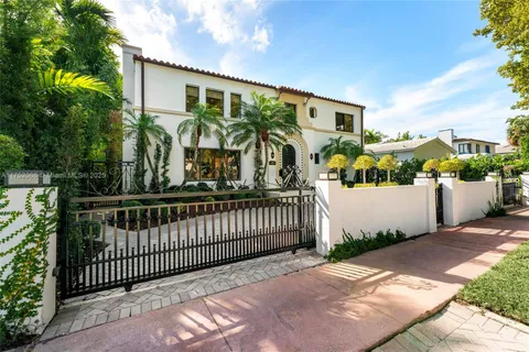 6146 Pine Tree Dr, Miami Beach FL 33140