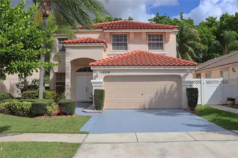 15719 NW 4th St, Pembroke Pines FL 33028