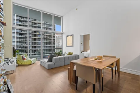 475 Brickell Ave # 2809, Miami FL 33131