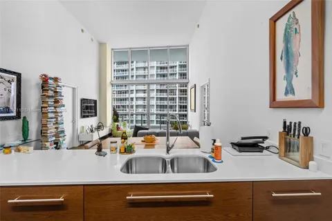 475 Brickell Ave # 2809, Miami FL 33131