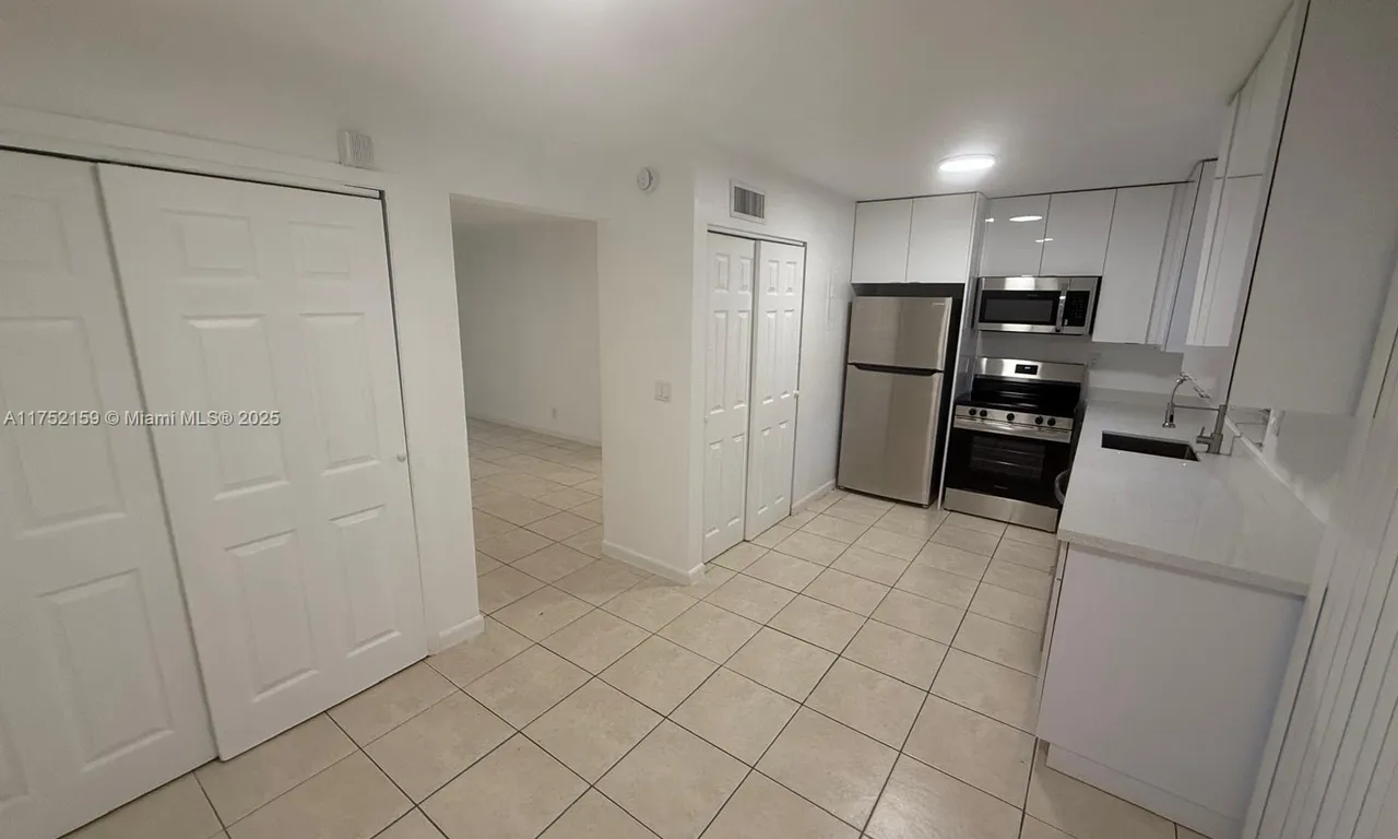 7501 Kimberly Blvd # 102, North Lauderdale FL 33068