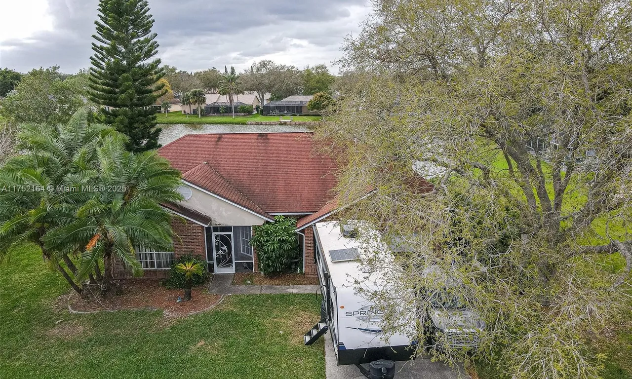 1211 GOLDEN POND LN, Palm Shores FL 32955