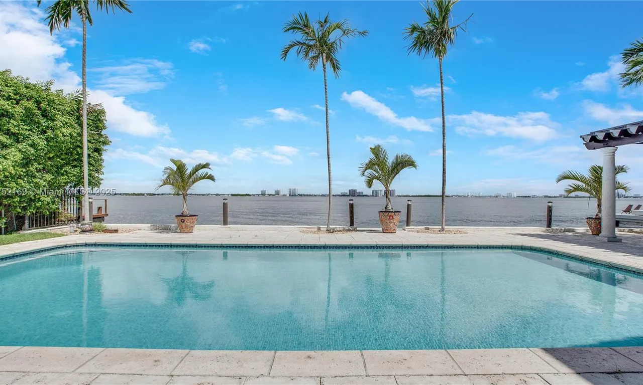 1031 N Shore Dr, Miami Beach FL 33141