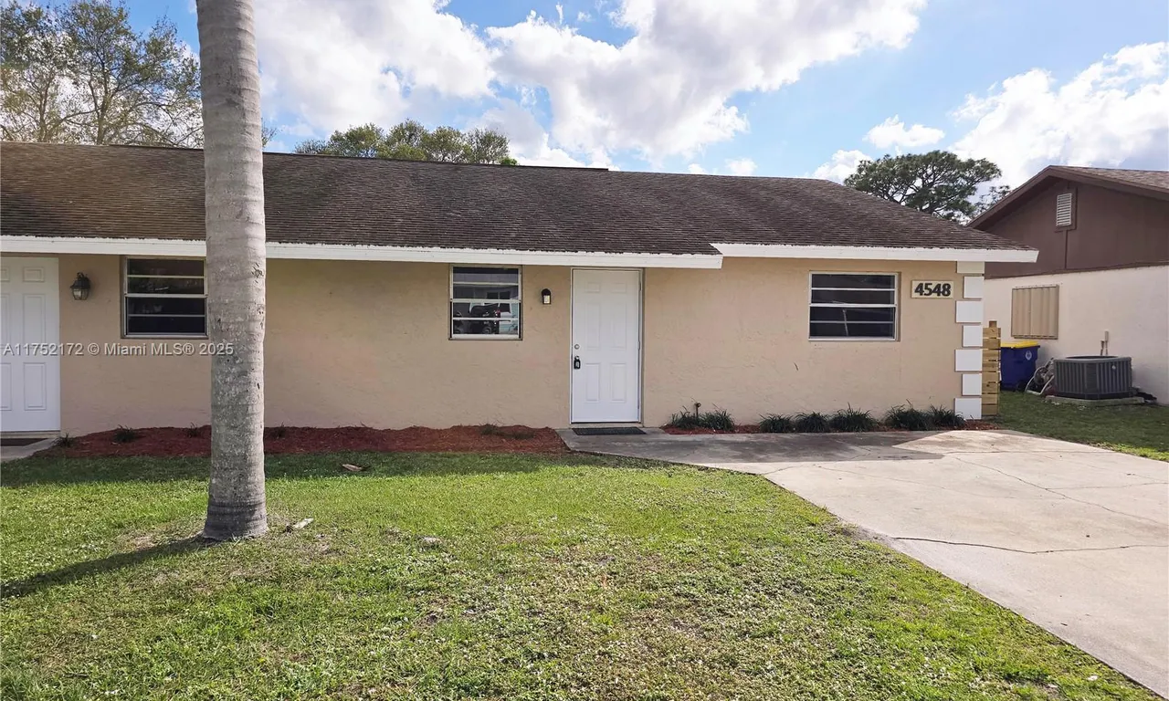 4548 SE Salvatori Rd, Stuart FL 34997