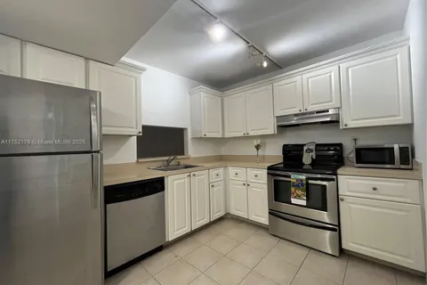 701 N Pine Island Rd # 202, Plantation FL 33324