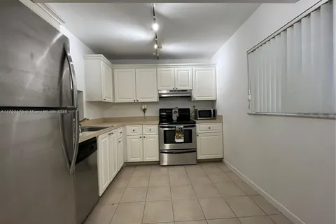 701 N Pine Island Rd # 202, Plantation FL 33324