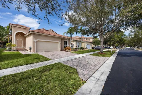 1660 NE 37th Ave, Homestead FL 33033