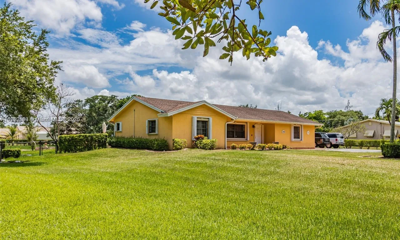 13450 SW 26th St, Davie FL 33325